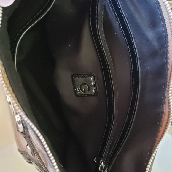 Guess Purse - Picture 4 of 4
